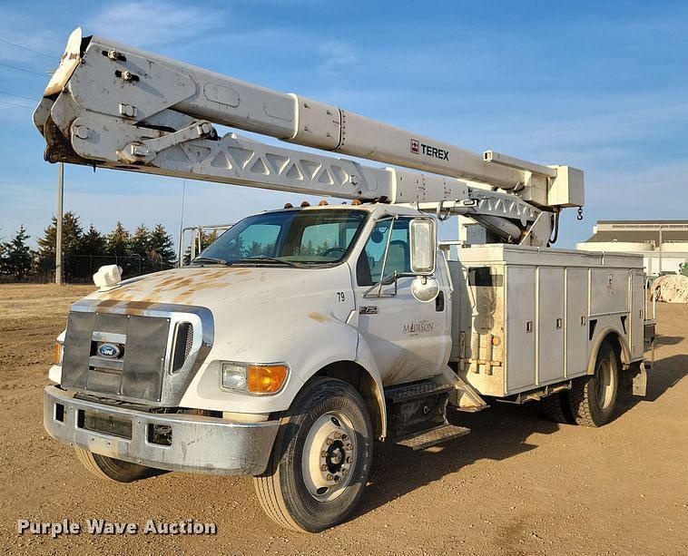 Image of Ford F-750 Primary image