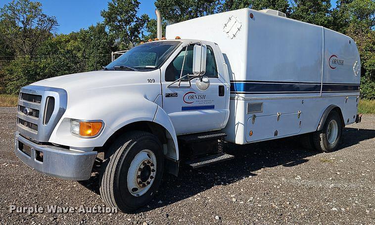 Image of Ford F-750 Primary image