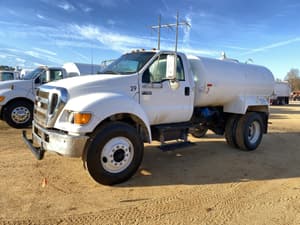 2006 Ford F-750 Image