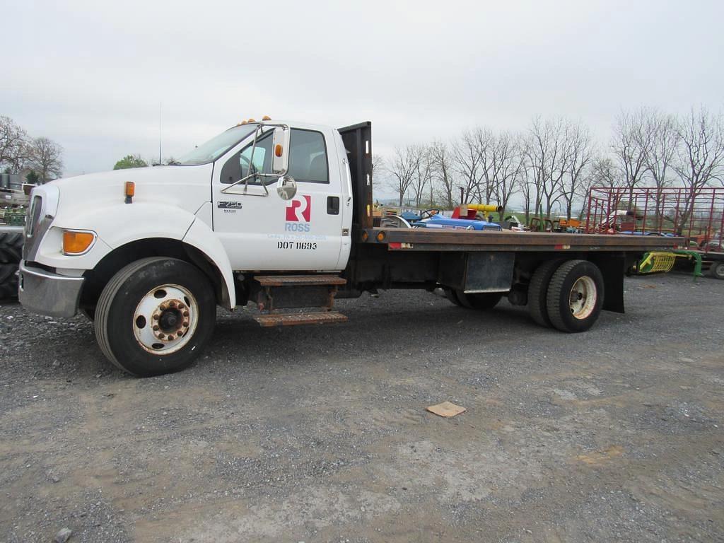 Image of Ford F-750 Primary image