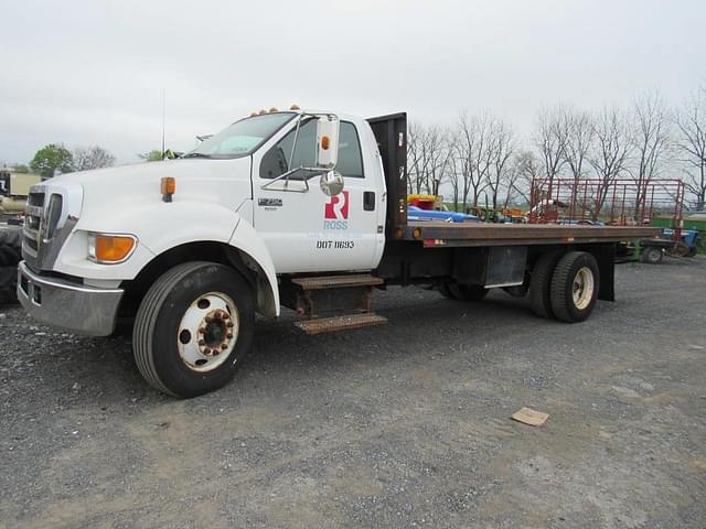 Image of Ford F-750 equipment image 1