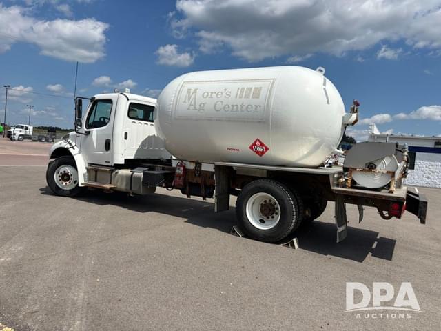 Image of Freightliner Business Class M2 equipment image 4