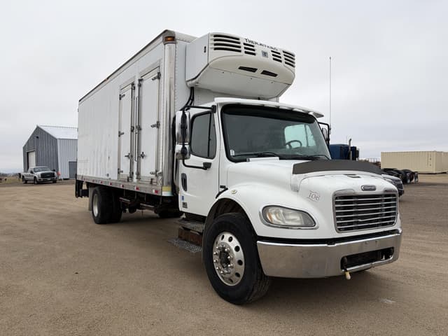 Image of Freightliner Business Class M2 106 equipment image 1