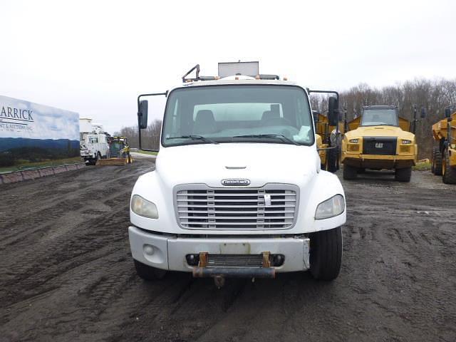 Image of Freightliner Business Class M2 106 equipment image 1