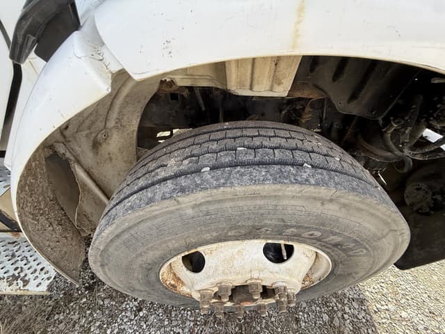 Image of Freightliner Business Class M2 106 equipment image 2