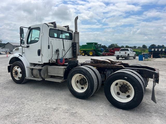 Image of Freightliner Business Class M2 112 equipment image 2