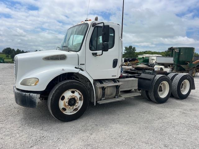 Image of Freightliner Business Class M2 112 Primary image