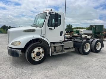 Main image Freightliner Business Class M2 112