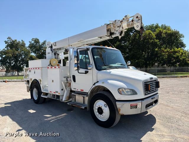 Image of Freightliner M2 equipment image 2