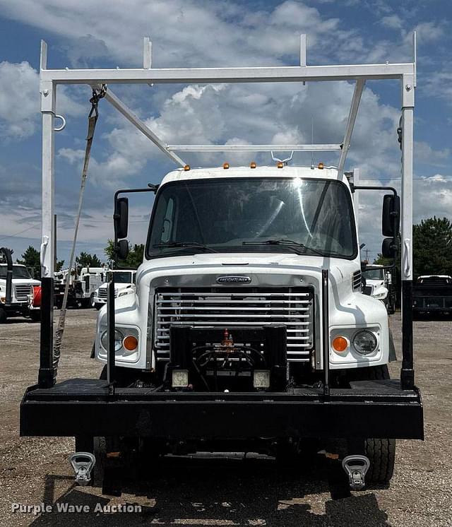 Image of Freightliner Business Class M2 equipment image 1