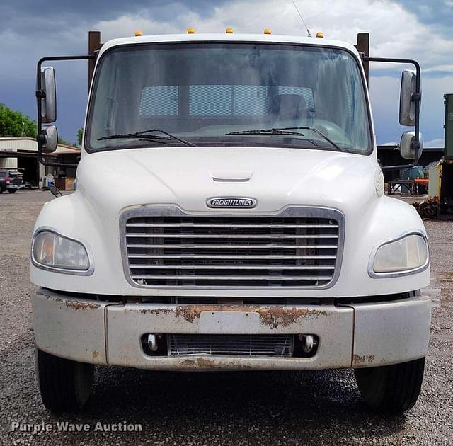 Image of Freightliner Business Class M2 equipment image 1
