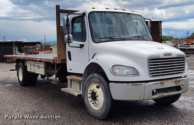 Image of Freightliner Business Class M2 equipment image 2