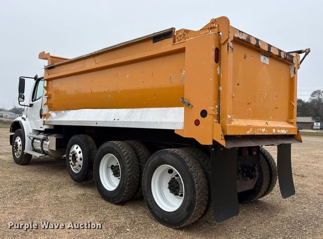 Image of Freightliner Business Class M2 equipment image 1