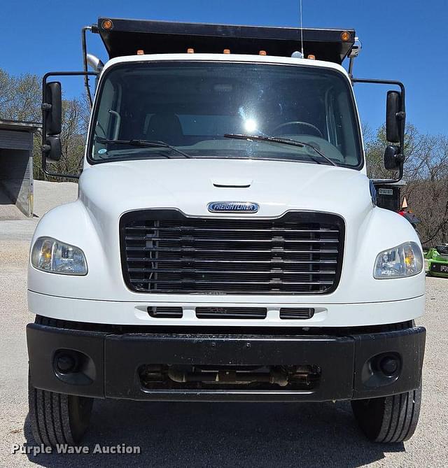 Image of Freightliner Business Class M2 equipment image 1