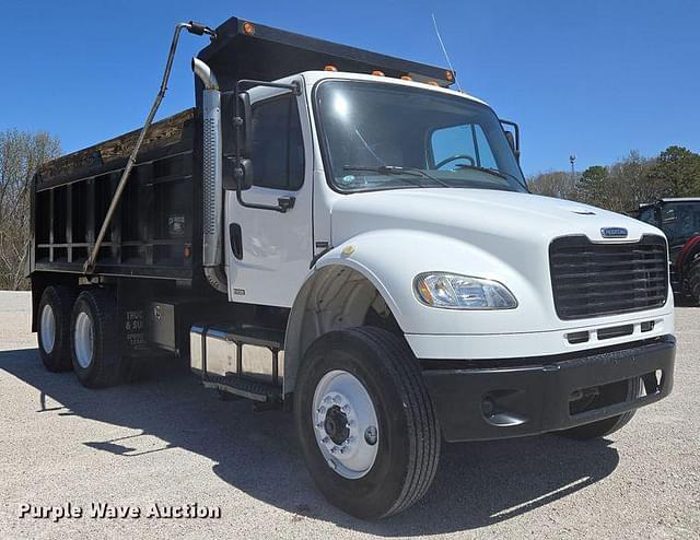 Image of Freightliner Business Class M2 equipment image 2