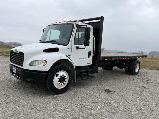 Image of Freightliner Business Class M2 equipment image 1