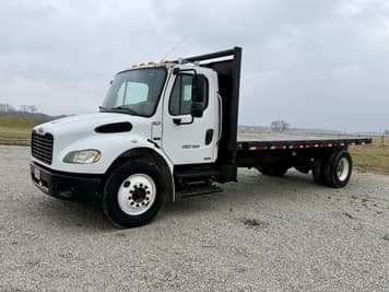 Main image Freightliner Business Class M2