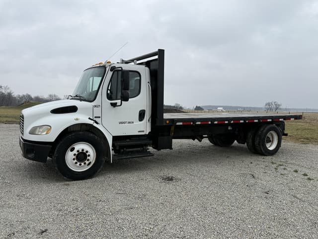 Image of Freightliner Business Class M2 equipment image 2