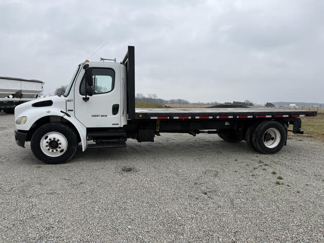 Image of Freightliner Business Class M2 equipment image 4