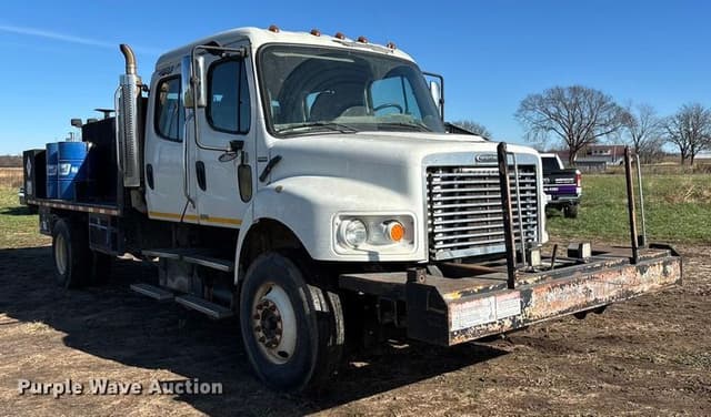 Image of Freightliner Business Class M2 equipment image 2