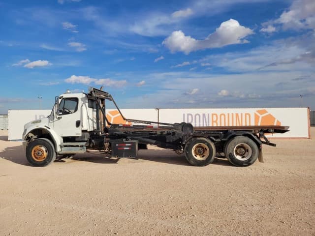 Image of Freightliner Business Class M2 equipment image 1