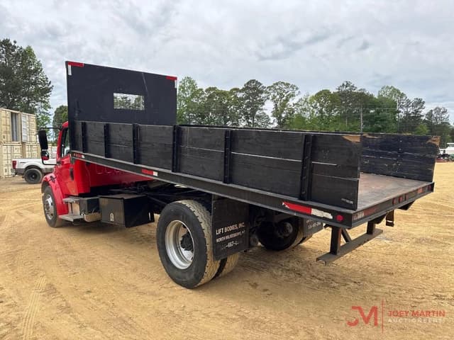 Image of Freightliner Business Class M2 equipment image 2