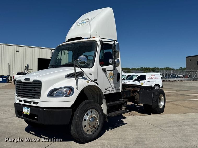 2006 Freightliner Business Class M2 Equipment Image0