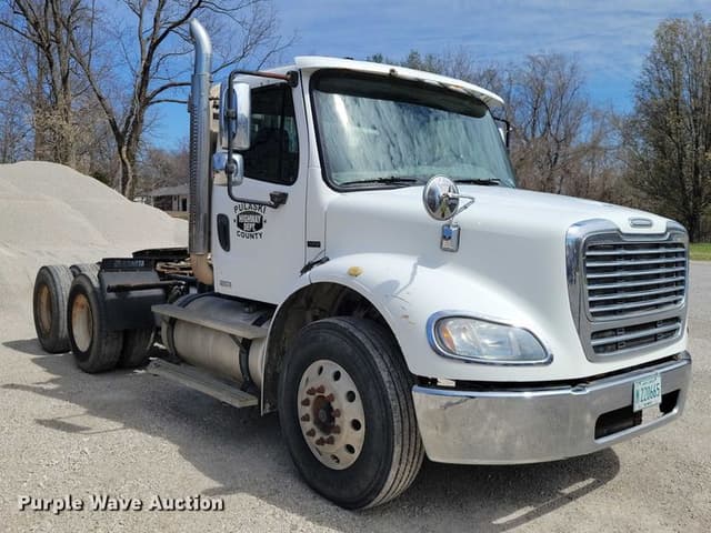 Image of Freightliner Business Class M2 equipment image 2