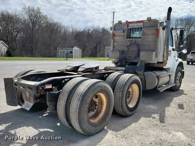 Image of Freightliner Business Class M2 equipment image 4