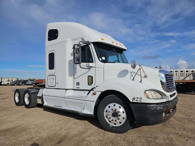 Image of Freightliner Cascadia equipment image 1