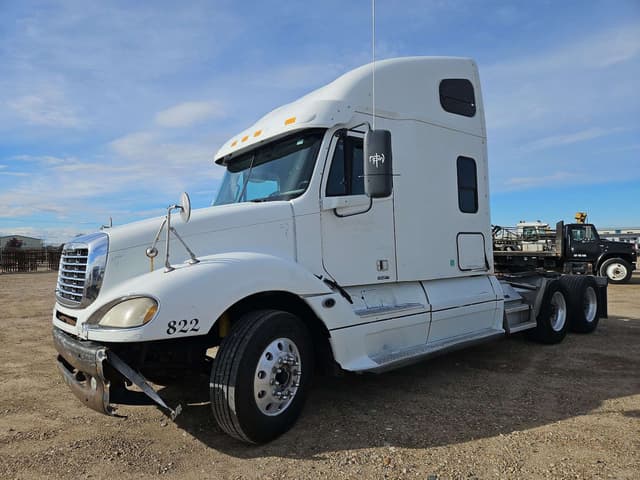 Image of Freightliner Cascadia equipment image 3