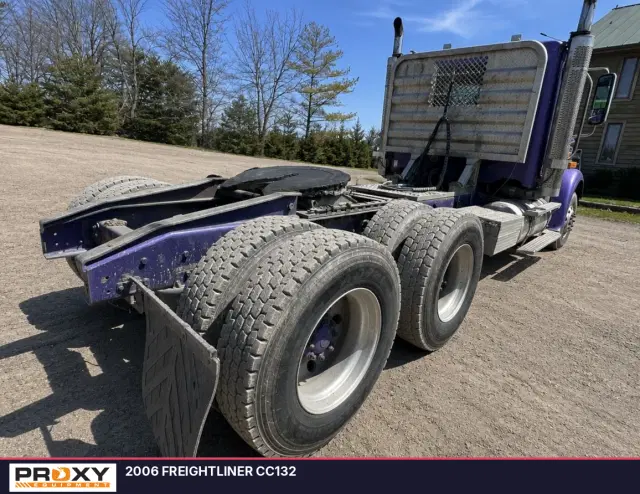 Image of Freightliner Coronado equipment image 3