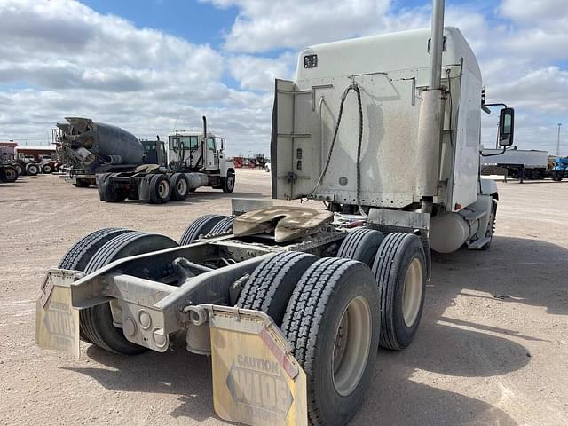 Image of Freightliner Century 120 equipment image 2