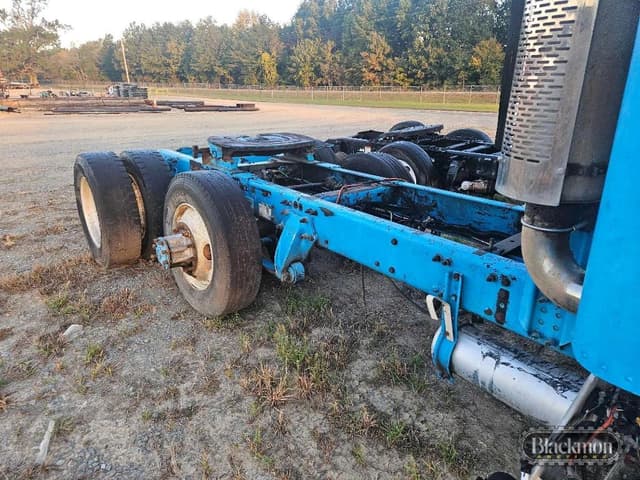 Image of Freightliner CL112 equipment image 4