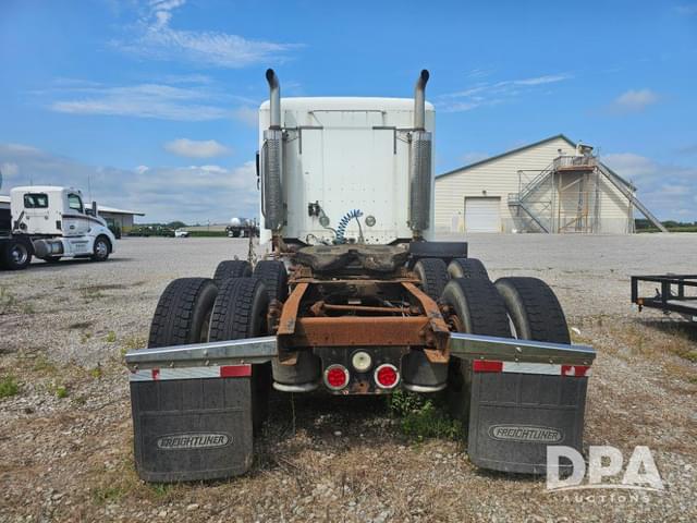 Image of Freightliner CL120 equipment image 4
