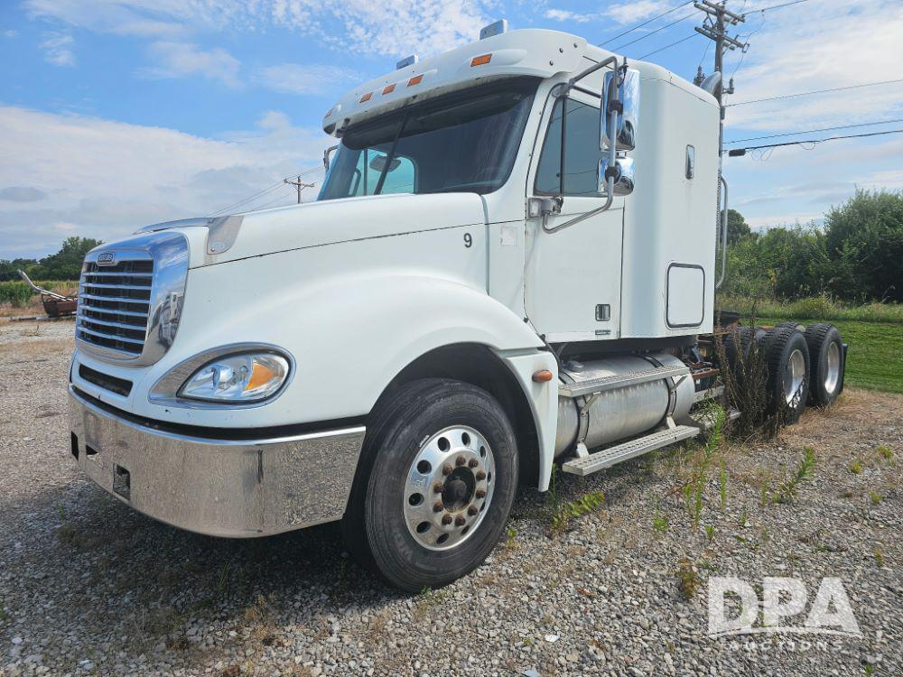 Image of Freightliner CL120 Primary image
