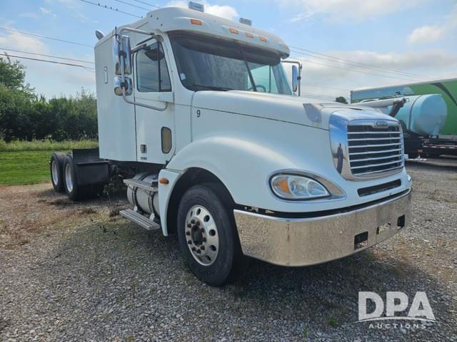 Image of Freightliner CL120 equipment image 2