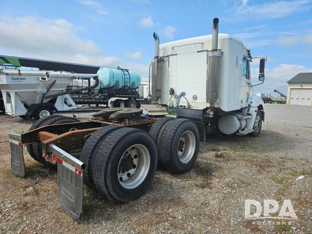 Image of Freightliner CL120 equipment image 3