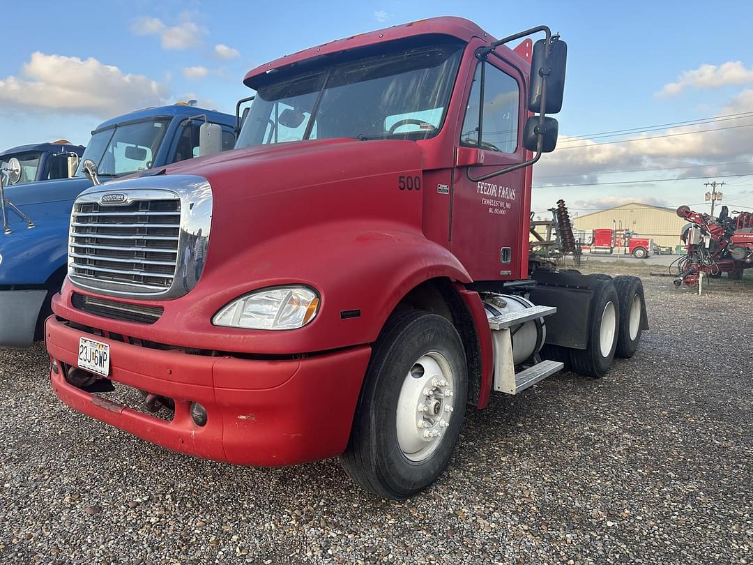 Image of Freightliner Columbia 112 Primary image