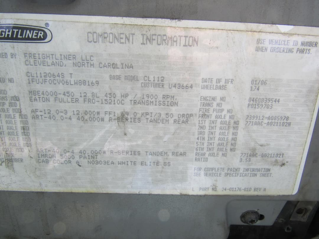 Image of Freightliner Columbia 112 Image 1