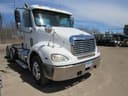 2006 Freightliner Columbia 112 Image