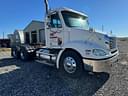 2006 Freightliner Columbia 112 Image