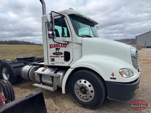 2006 Freightliner Columbia 112 Image