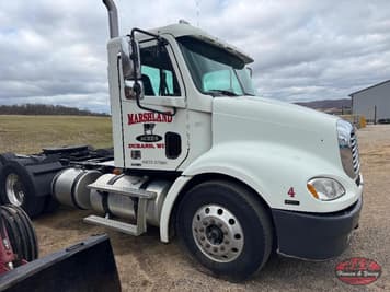 Main image Freightliner Columbia 112