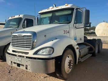 Main image Freightliner Columbia 120