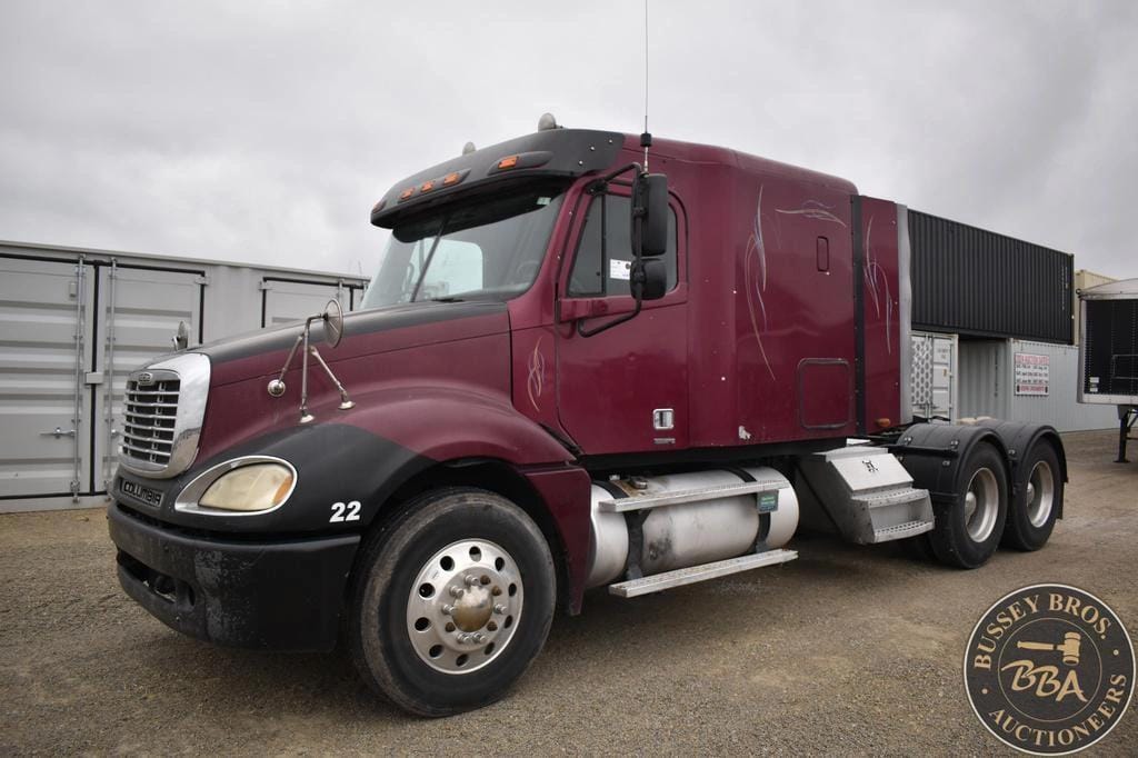 Main image Freightliner FLD120