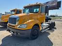 2006 Freightliner Columbia 120 Image