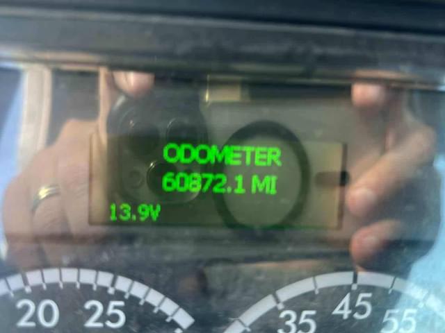 Image of Freightliner Columbia 120 equipment image 1