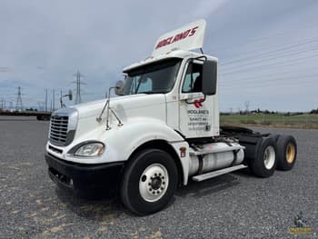 2006 Freightliner Columbia 120 Equipment Image0