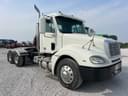 2006 Freightliner Columbia Image